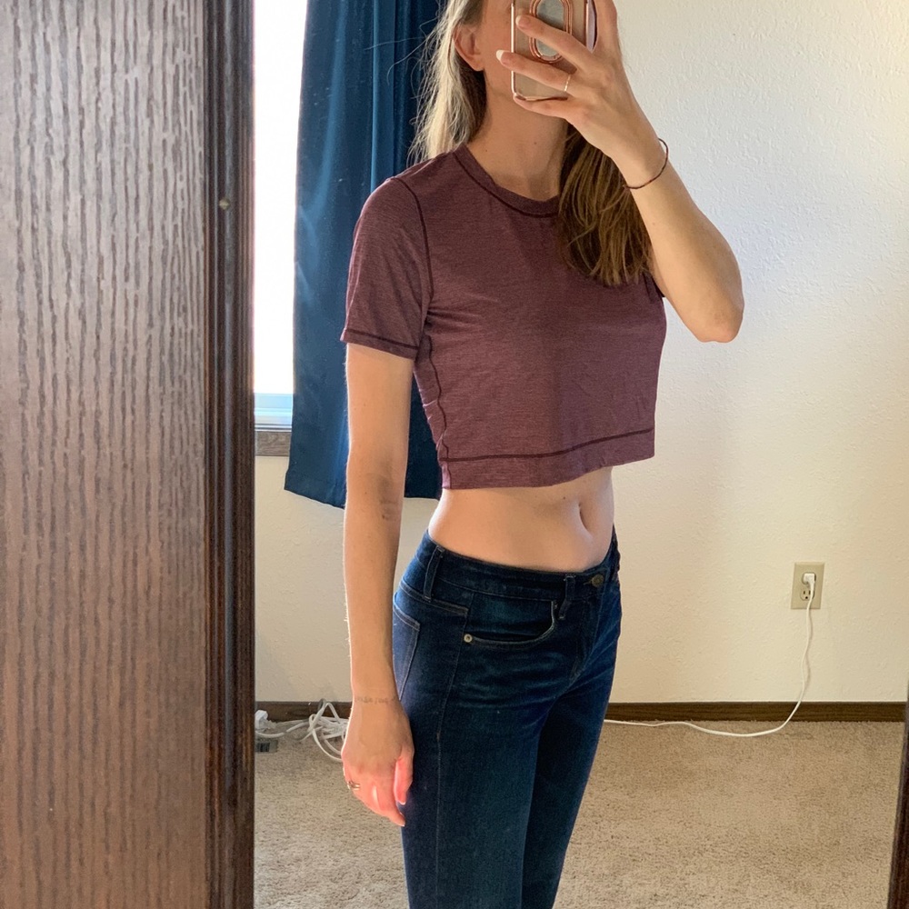 Lululemon crop top